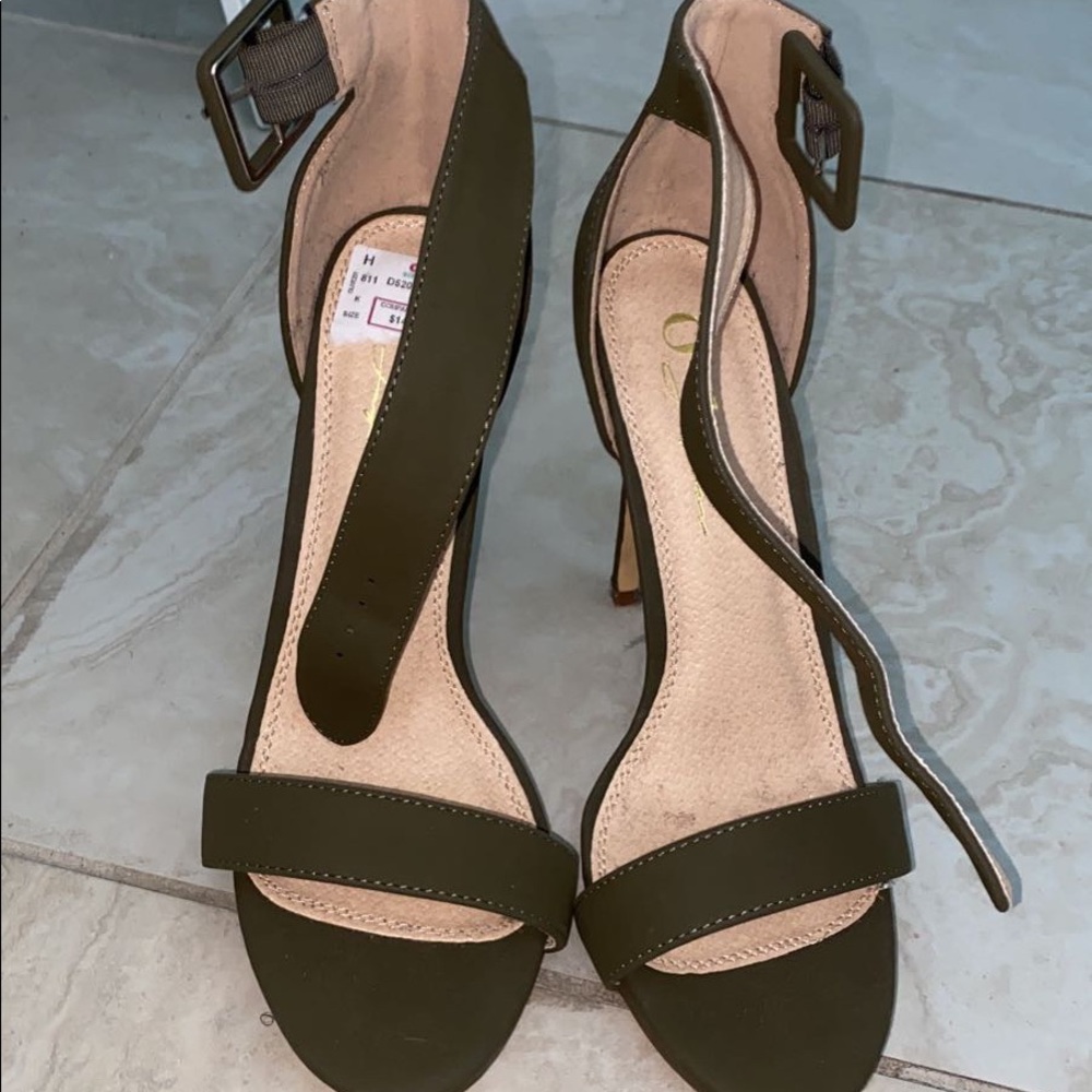 Beautiful Olive green Strap Sandals heels
